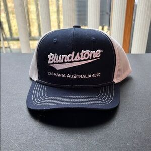 NWOT Blundstone Navy and White Adjustable Truckers Cap